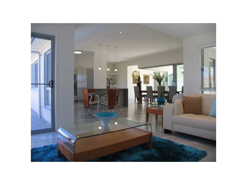162 The Avenue, Peregian Springs QLD 4573