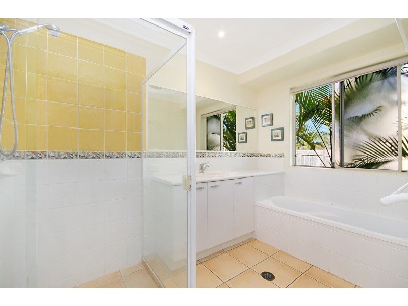 1 Parkview Parade, Peregian Springs QLD 4573