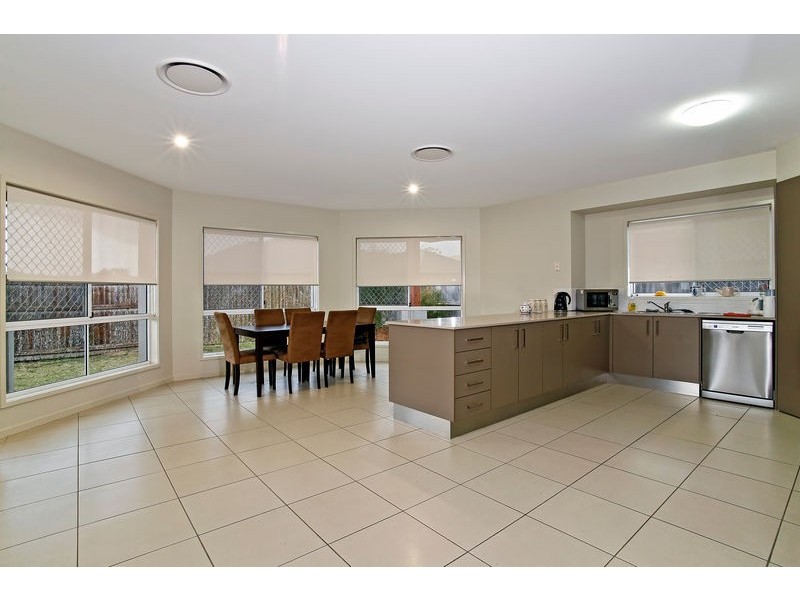 10 Goldenbell Place, Peregian Springs QLD 4573