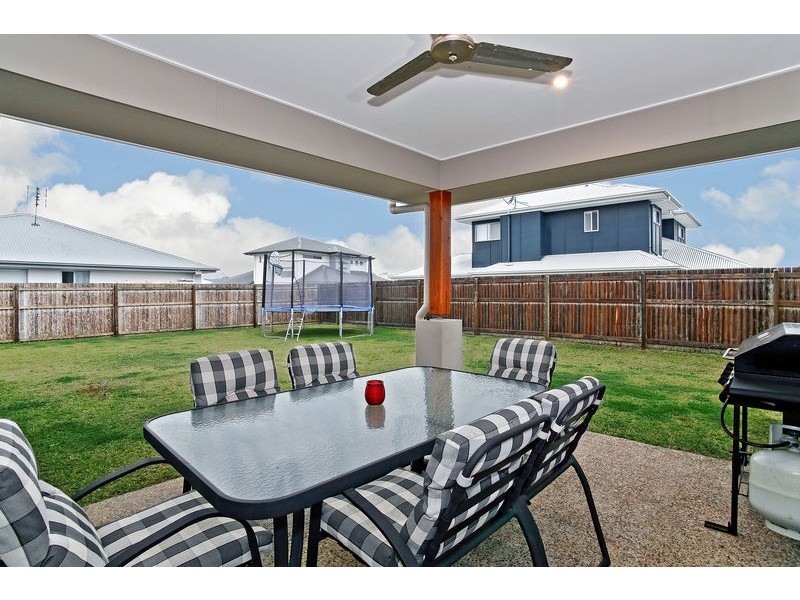 10 Goldenbell Place, Peregian Springs QLD 4573