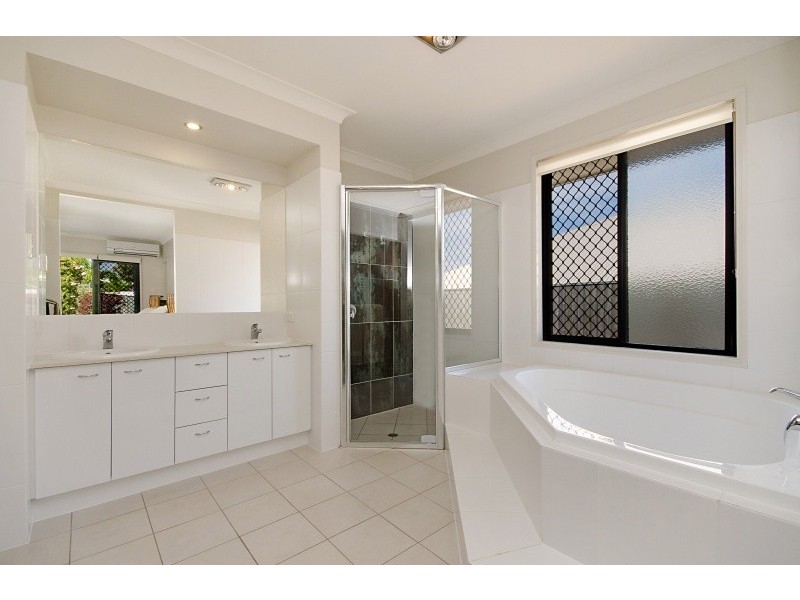 15 Waterville Way, Peregian Springs QLD 4573