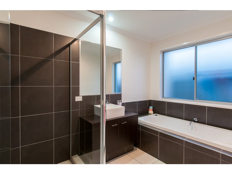 44 Selkirk Way, Peregian Springs QLD 4573