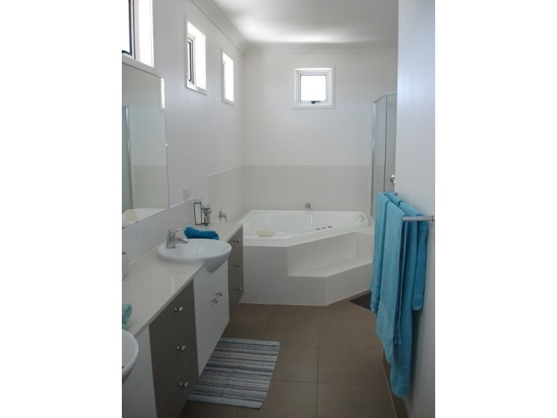 10 Bunker Court, Peregian Springs QLD 4573