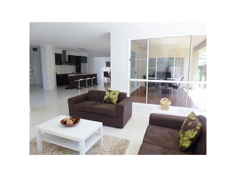 33 Jacksonia Place, Noosaville QLD 4566