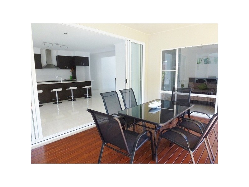 33 Jacksonia Place, Noosaville QLD 4566