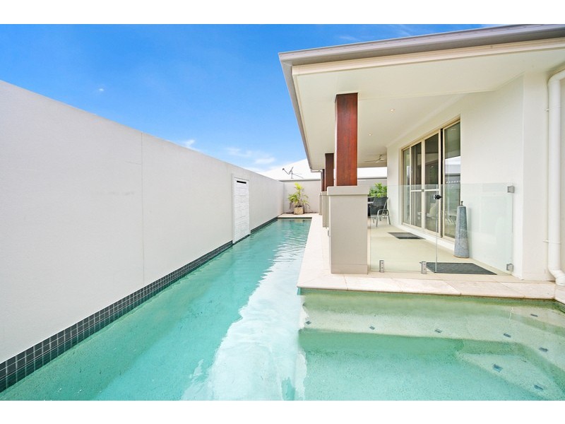 1 Selkirk Way, Peregian Springs QLD 4573