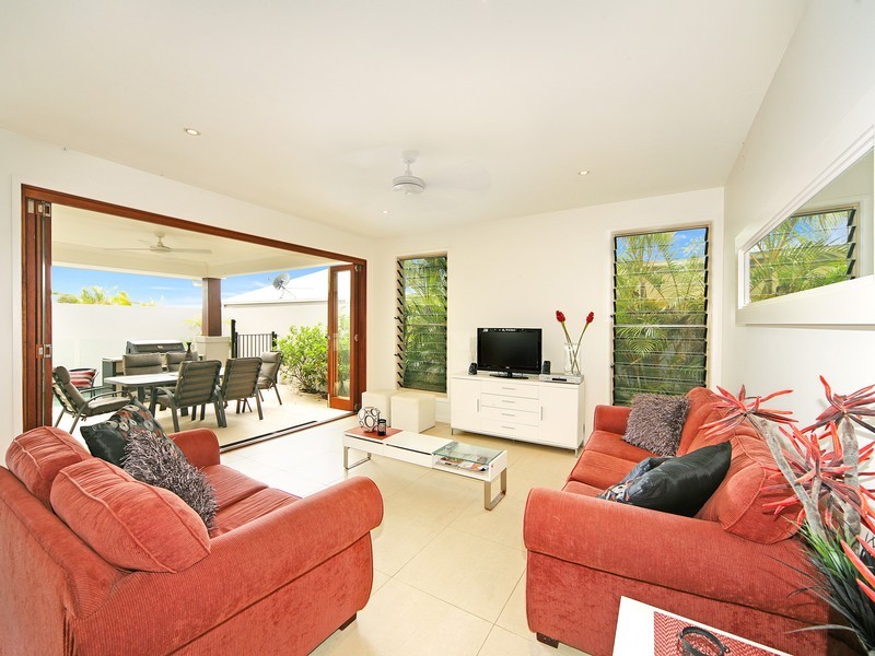 1 Selkirk Way, Peregian Springs QLD 4573