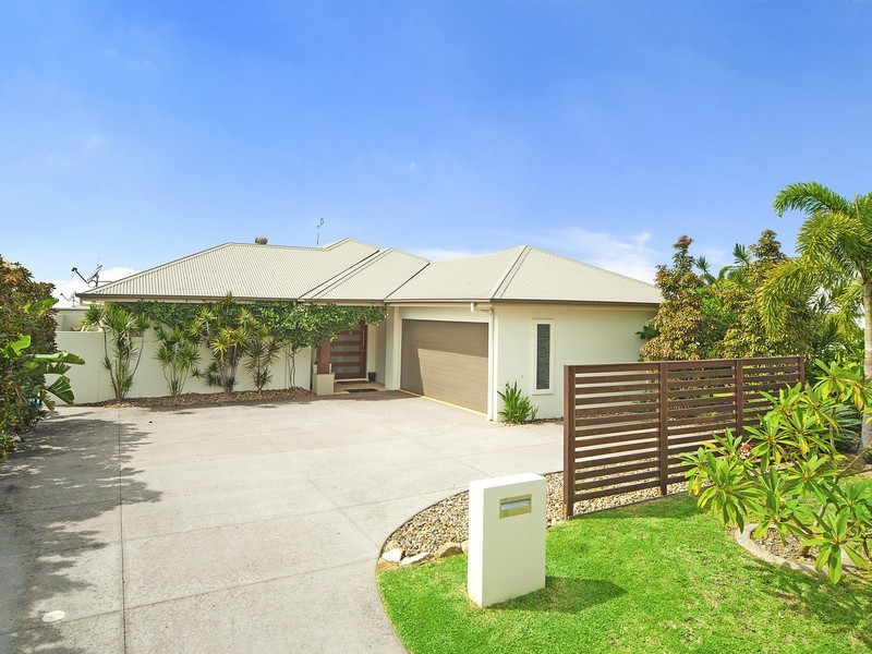 1 Selkirk Way, Peregian Springs QLD 4573