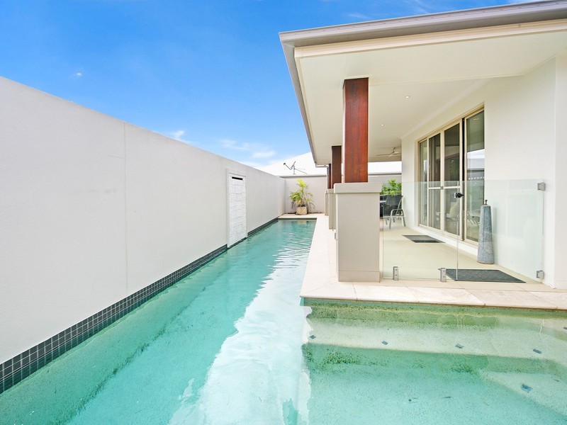 1 Selkirk Way, Peregian Springs QLD 4573