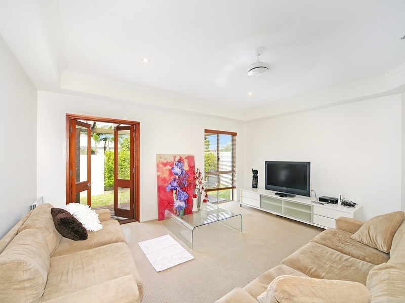 1 Selkirk Way, Peregian Springs QLD 4573