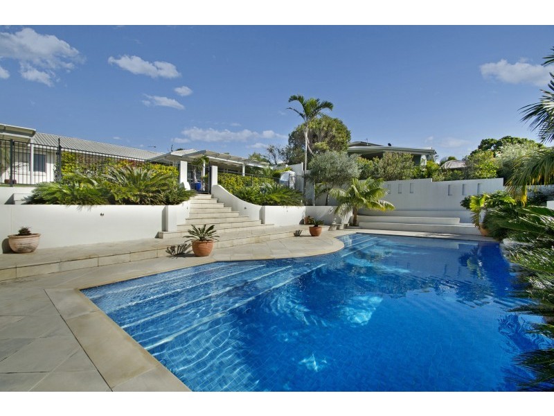 18 Southern Cross Parade, Sunrise Beach QLD 4567