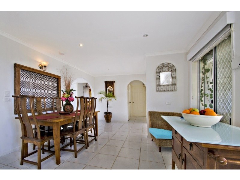 18 Southern Cross Parade, Sunrise Beach QLD 4567