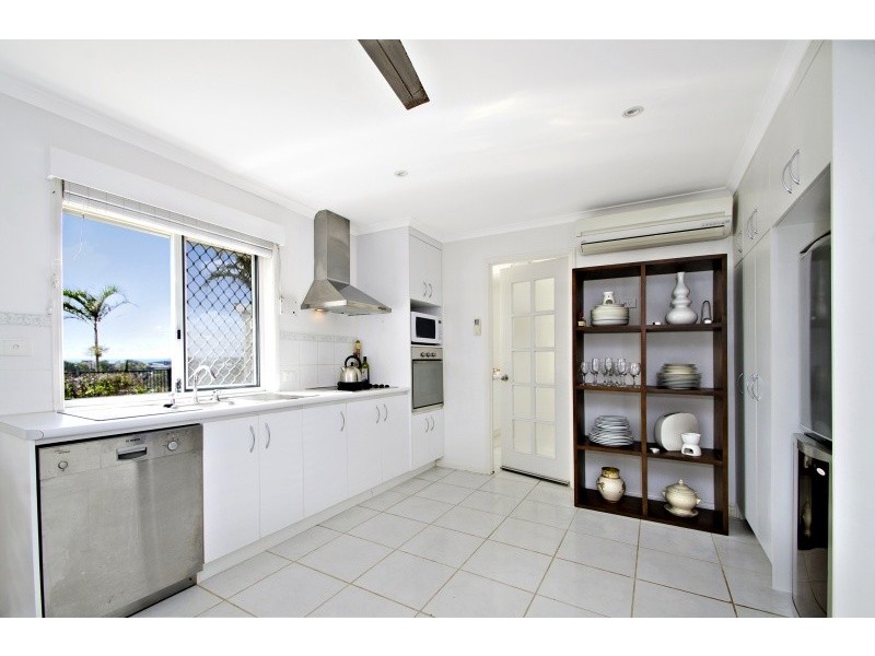 18 Southern Cross Parade, Sunrise Beach QLD 4567