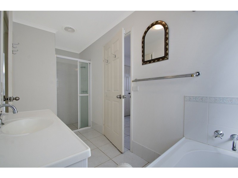 18 Southern Cross Parade, Sunrise Beach QLD 4567