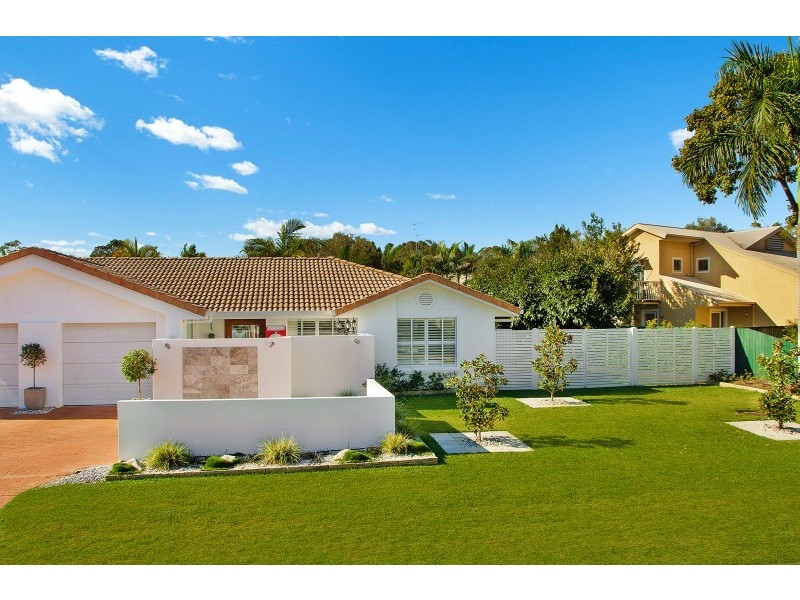 2/4 Sunseeker Close, Noosa Waters QLD 4566