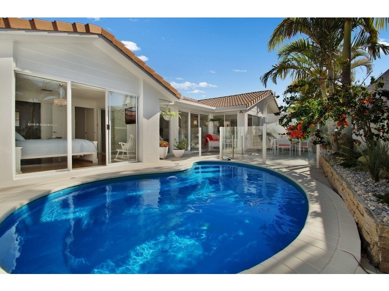 2/4 Sunseeker Close, Noosa Waters QLD 4566