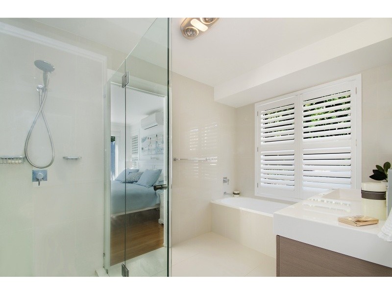 2/4 Sunseeker Close, Noosa Waters QLD 4566