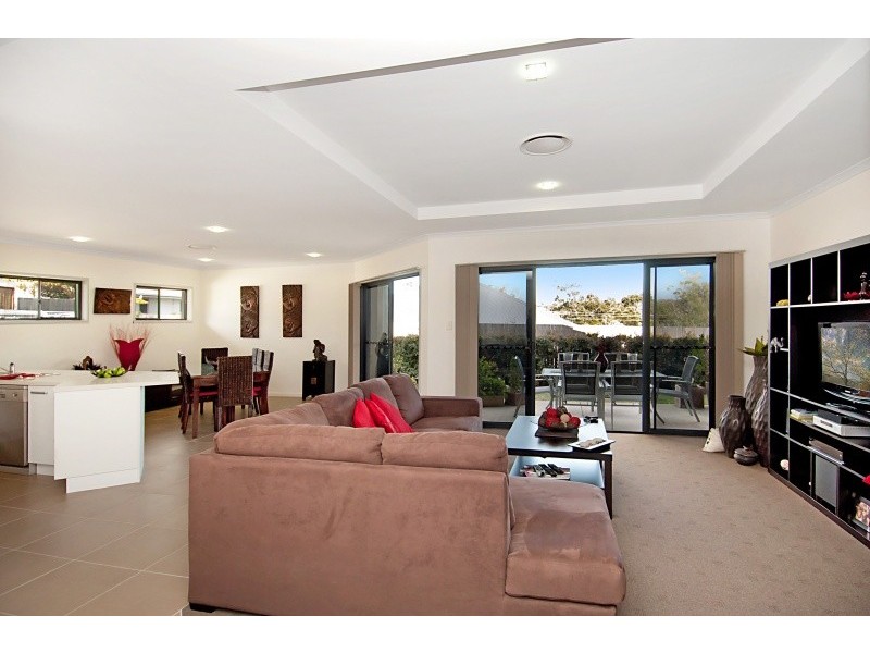 6 Adare Close, Peregian Springs QLD 4573