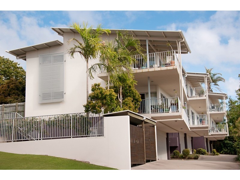 2/39 First Avenue, Coolum Beach QLD 4573