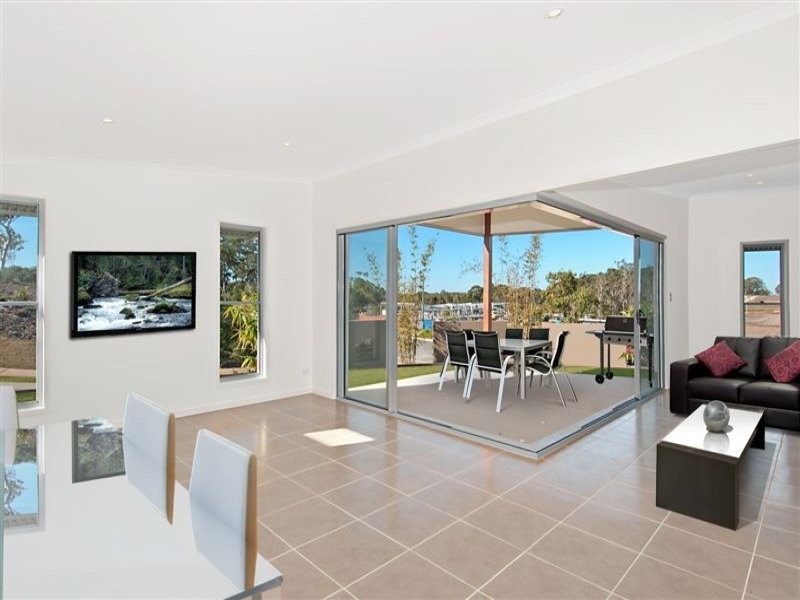 10 Finch Terrace, Peregian Springs QLD 4573