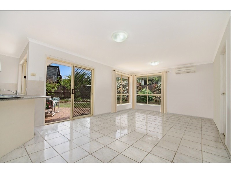 10 Wavecrest Dr, Castaways Beach QLD 4567