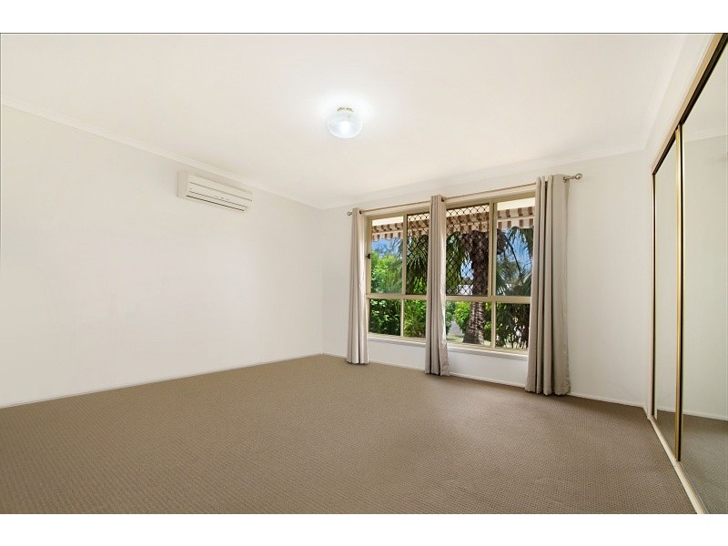 10 Wavecrest Dr, Castaways Beach QLD 4567