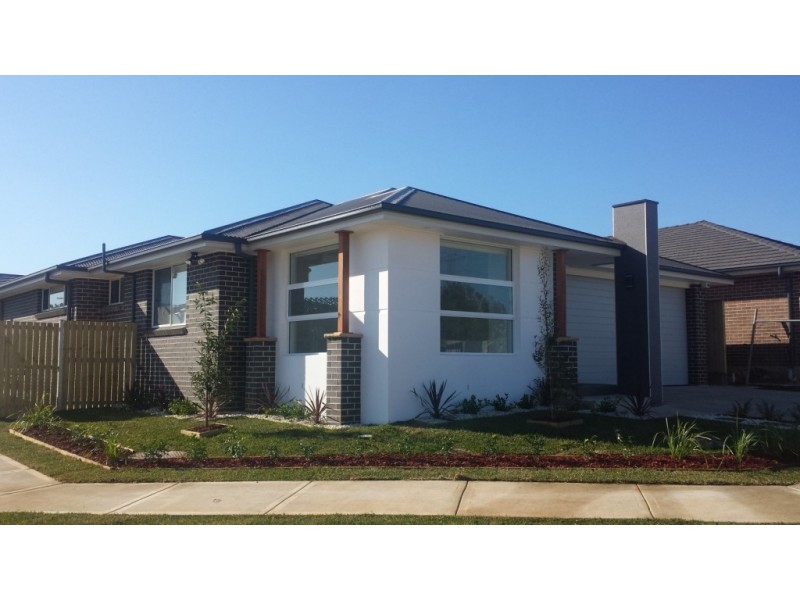 10 Tulloch Road, Gregory Hills NSW 2557