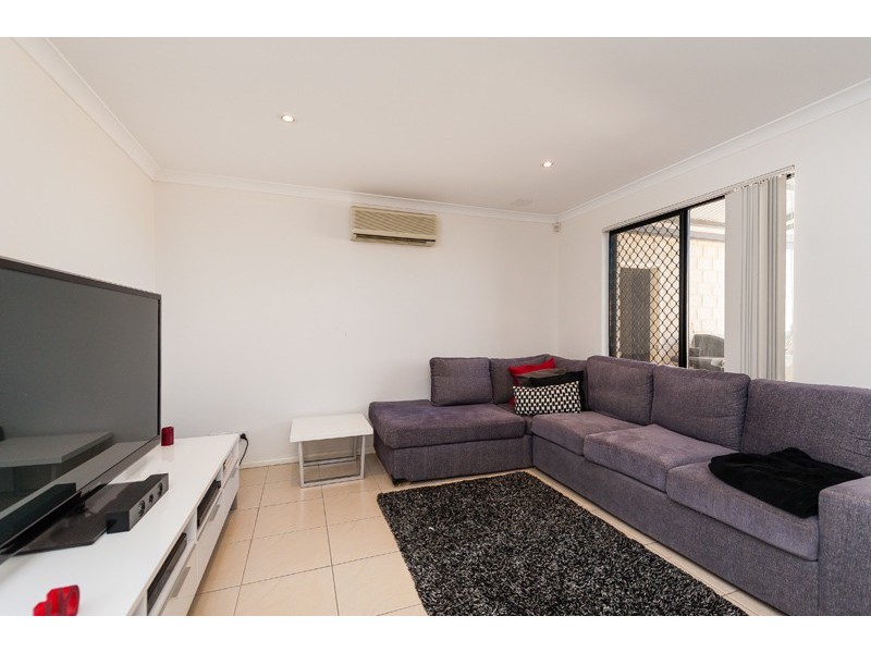 2/21 Narrung Way, Nollamara WA 6061