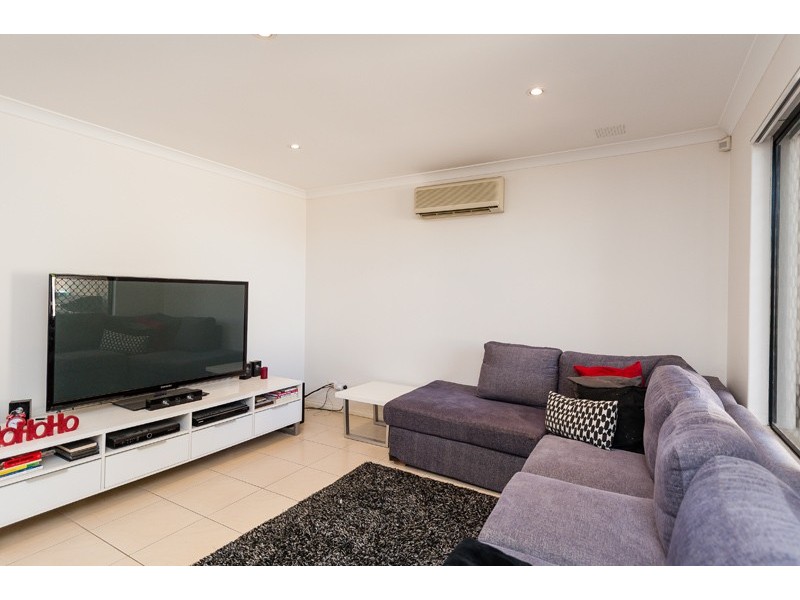 2/21 Narrung Way, Nollamara WA 6061