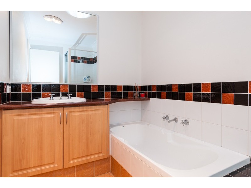 2/21 Narrung Way, Nollamara WA 6061