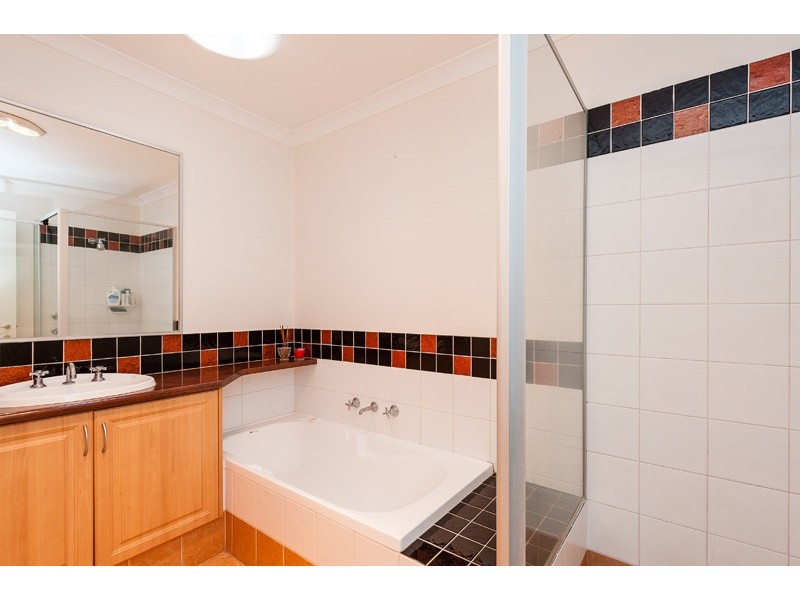 2/21 Narrung Way, Nollamara WA 6061