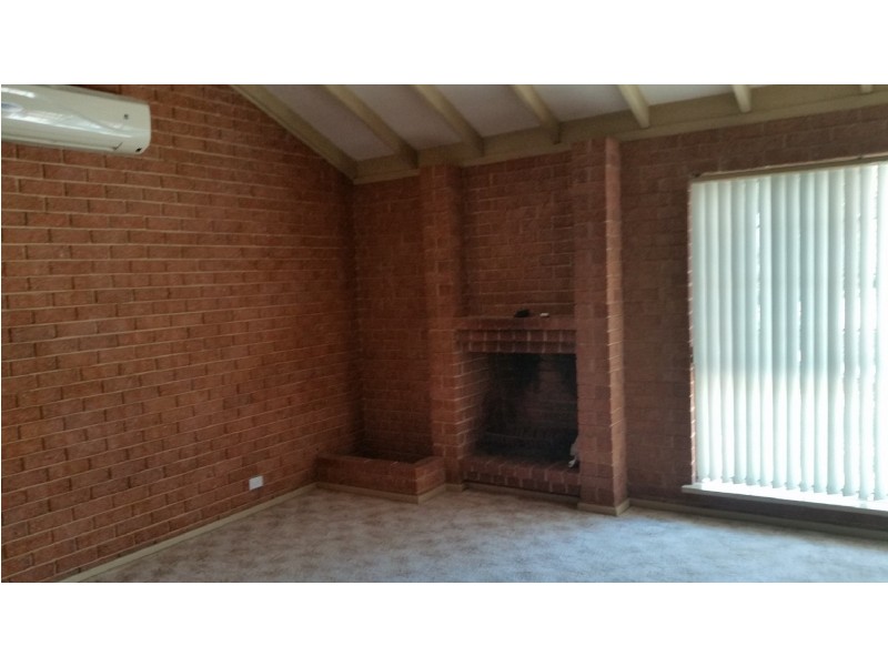 4b Boolardy Road, Golden Bay WA 6174