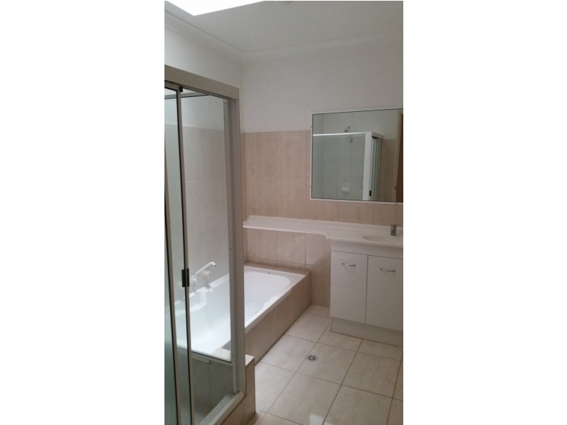 4b Boolardy Road, Golden Bay WA 6174