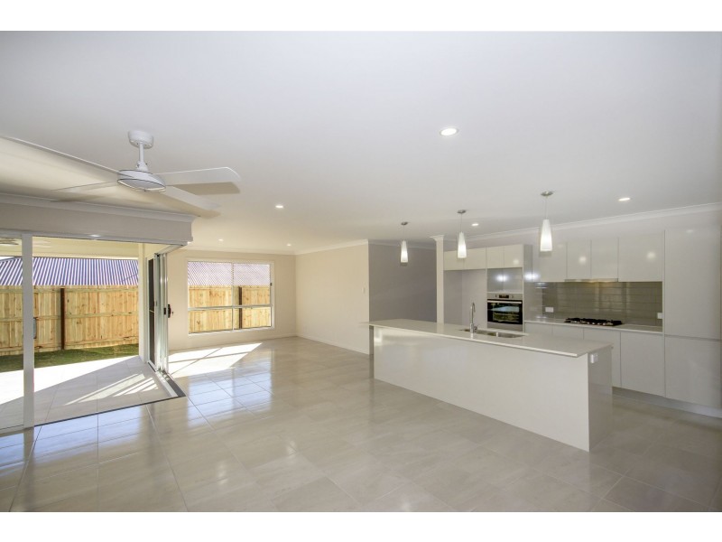 13 Pineview Drive, Beerwah QLD 4519