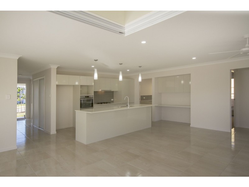 13 Pineview Drive, Beerwah QLD 4519