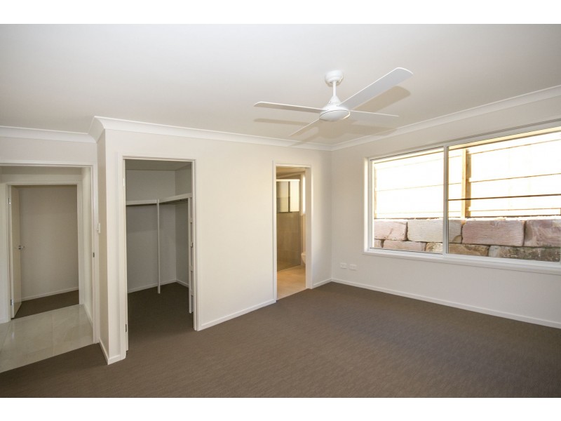 13 Pineview Drive, Beerwah QLD 4519