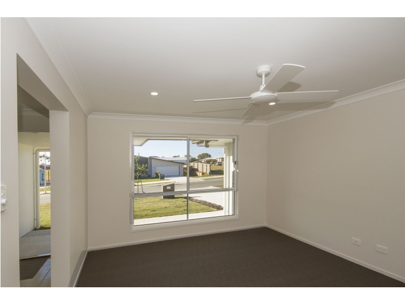 13 Pineview Drive, Beerwah QLD 4519