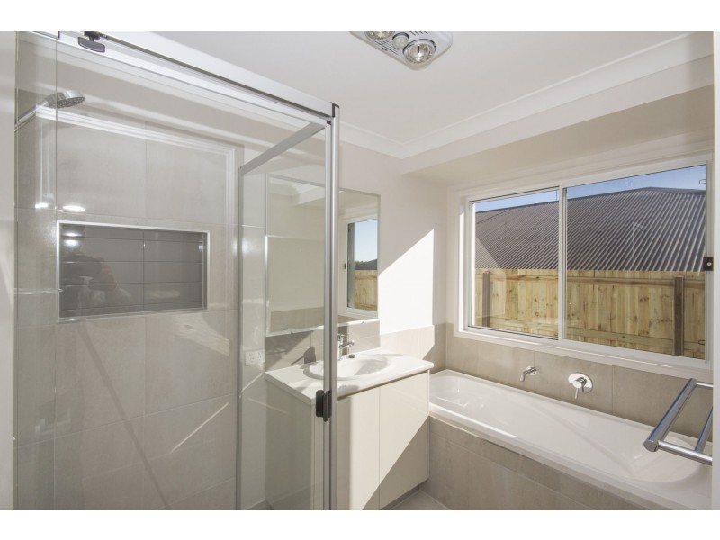 13 Pineview Drive, Beerwah QLD 4519