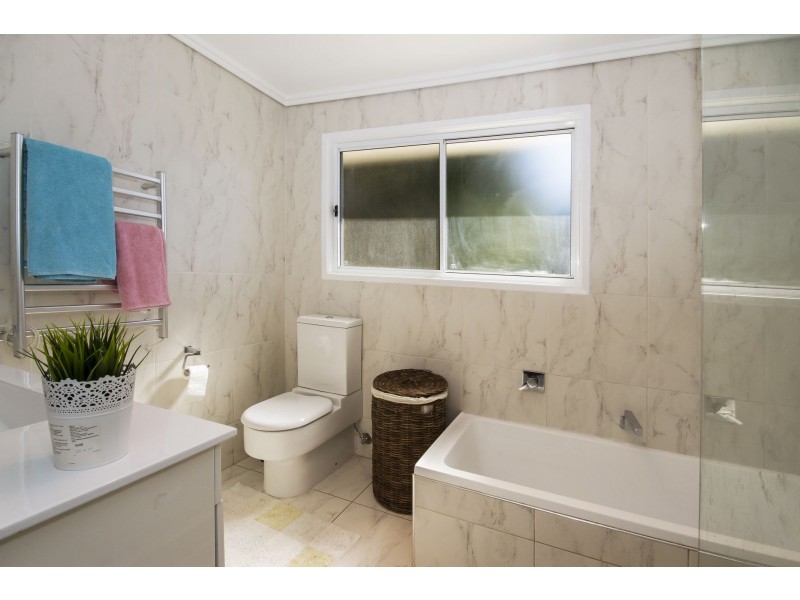 122 Sahara Road, Glass House Mountains QLD 4518