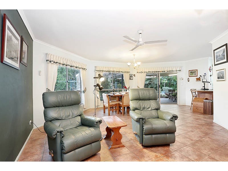 63 Pinelands Drive, Beerwah QLD 4519