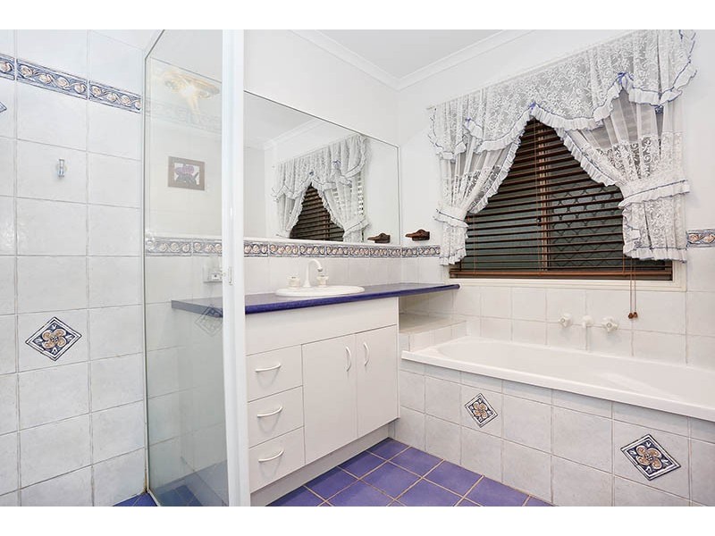 63 Pinelands Drive, Beerwah QLD 4519