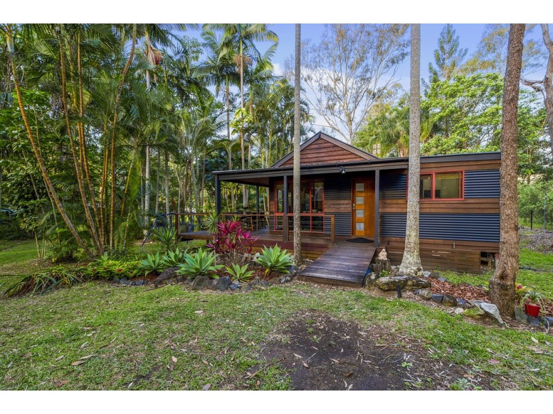 2 Annie Street, Landsborough QLD 4550