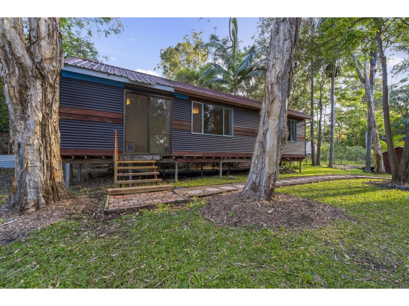 2 Annie Street, Landsborough QLD 4550