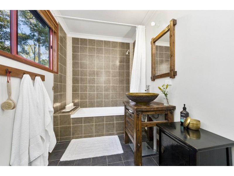 2 Annie Street, Landsborough QLD 4550