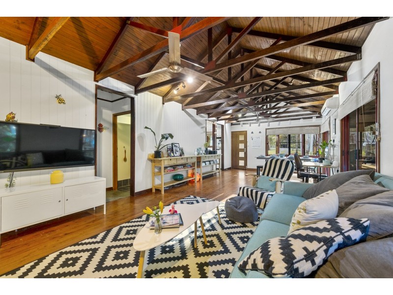 2 Annie Street, Landsborough QLD 4550