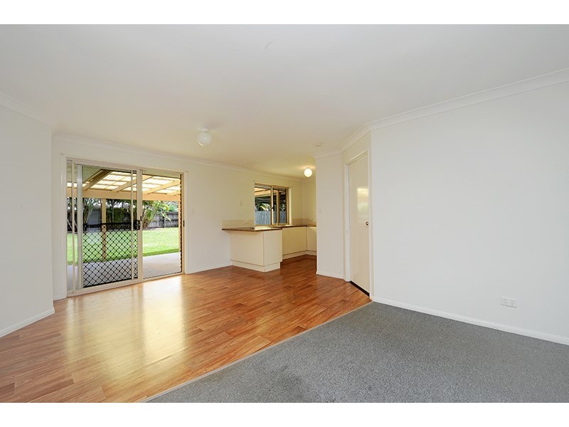 16 Bluegum Street, Landsborough QLD 4550