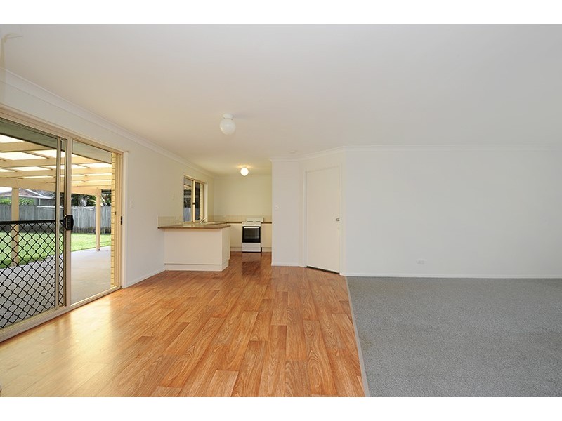 16 Bluegum Street, Landsborough QLD 4550