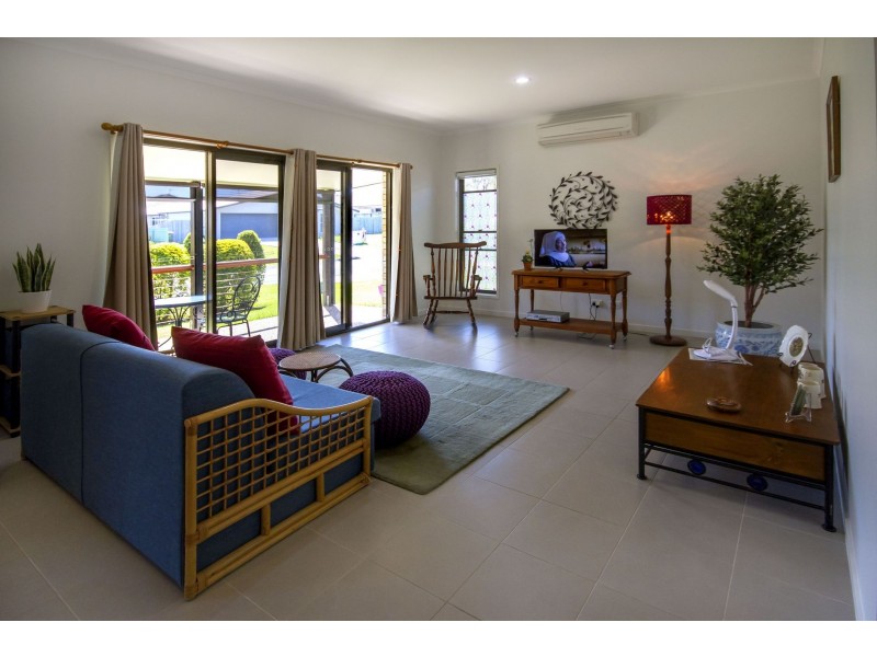 15 Coastal Ave, Beerwah QLD 4519