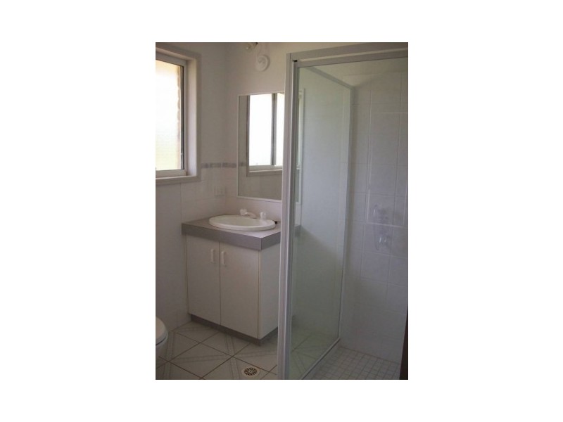 115 Railway Parade, Glass House Mountains QLD 4518
