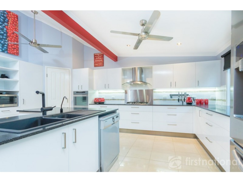 3 Hillside Road, Glass House Mountains QLD 4518